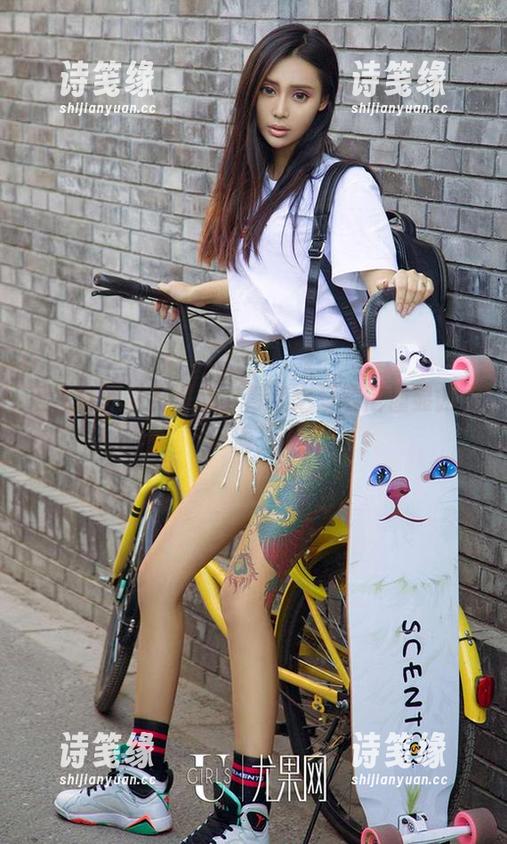 爱尤物 爱尤物的私拍图集,青涩之爱的懵懂显露无遗。
