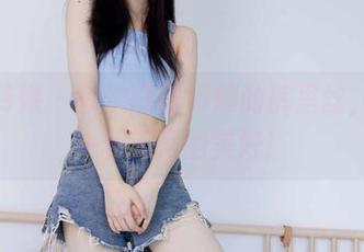 物恋传媒 – 每次翻到婷婷的裤里丝，都是一种无声的美好！