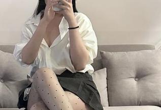 微密圈 – 户外漫游，玫桃泡芙高清图片再次大方现身。