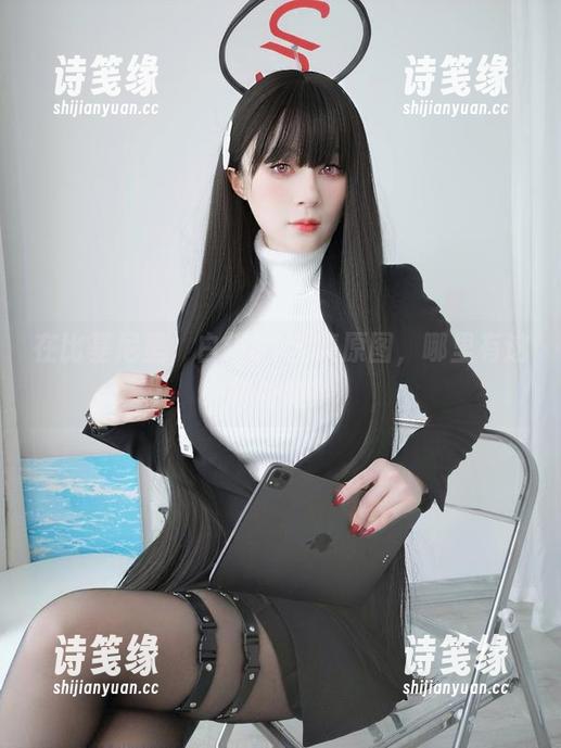 在比基尼里，白银81全集原图，哪里有这样身材？