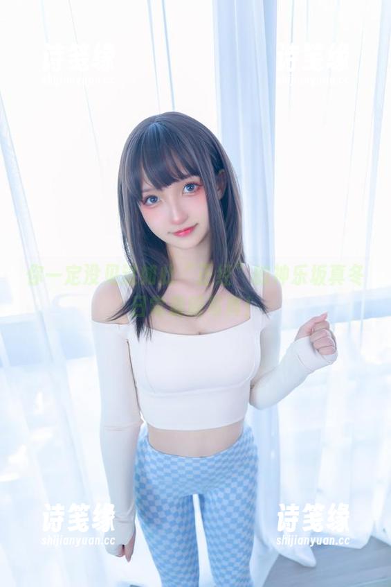 你一定没见过如此“正经”的神乐坂真冬日常最新写真！