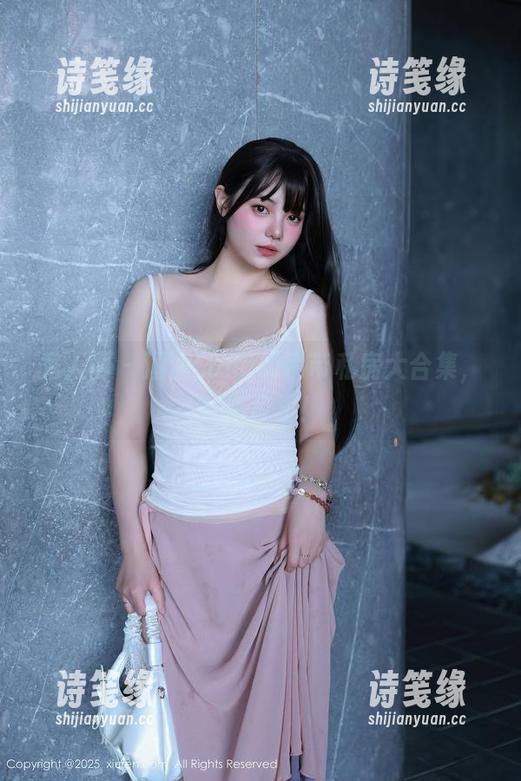 秀人网-涵涵Luna 秀人网 - 涵涵Luna的吊带私房大合集,真有意思!