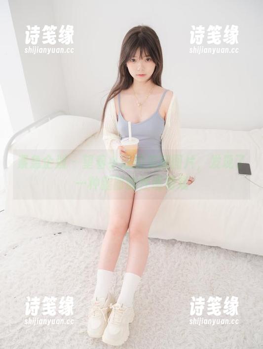 紧急企划-小恩 紧急企划 - 望着小恩的美腿图片,发现了一种腿部的性感游戏