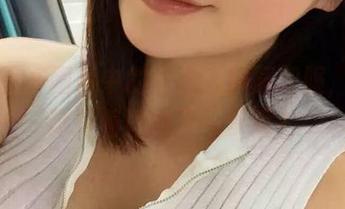 微密圈 – 图片中的紫色哒豚豚和服，谁静静等着她的下一步呢？