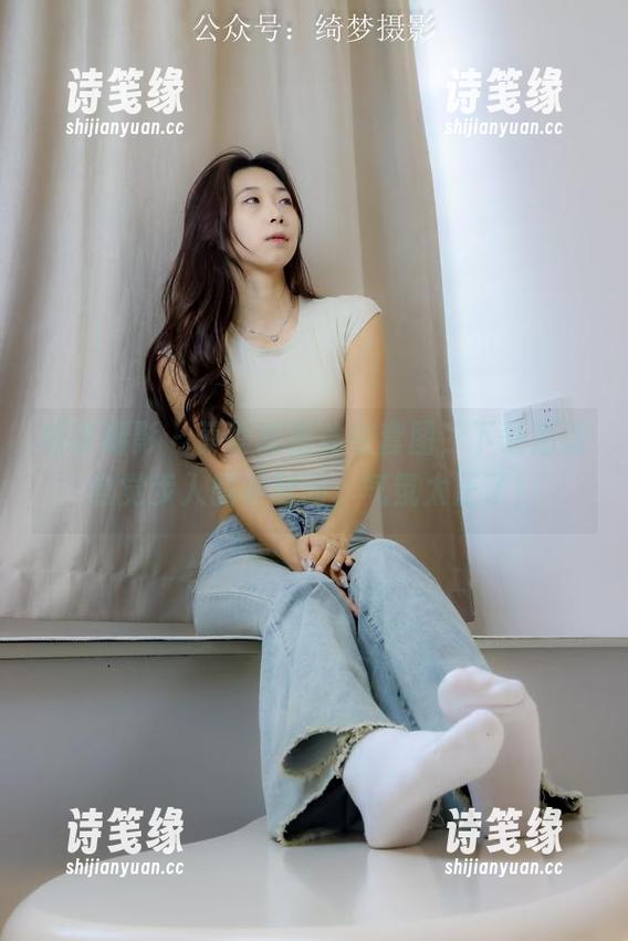 绮梦摄影-蔡蔡 绮梦摄影 - 蔡蔡的连体衣套图,下载后请自觉步入脑补时间,气氛太正了!