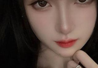 教科书一样的体操服，腐团儿Ikaros在高清中被放大所有细节。