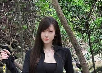 再看一遍腐团儿Ikaros的全套连体衣原图，确实是另一种风味