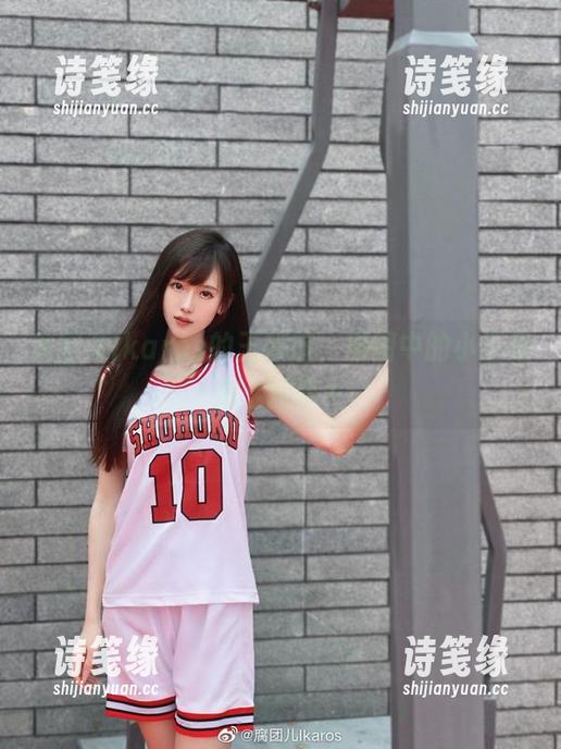 腐团儿Ikaros 腐团儿Ikaros的玉藻前,原图中的小玉是怎么回事?