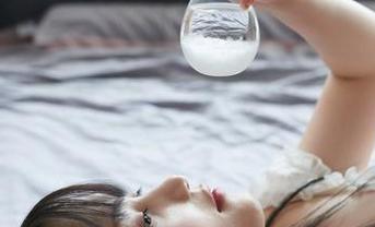 蜜桃社 – 来呀看伊素妍的无圣光吊带，套图里藏着小情愫