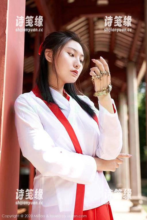蜜桃社-露西Lucy 蜜桃社 - 带好灵魂的眼镜:露西Lucy和她的眼镜分享合集,轻松让你的神情更犀利!