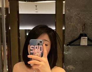 微密圈 – 当詹詹穿上校服，咦？这哪里是学霸，明明是萌点满载的图集！