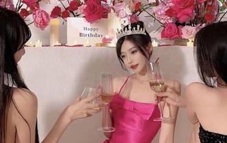 微密圈 – 陈妮妮UNI的袜子迷踪：精选作品集，看看袋鼠的腿不过如此。