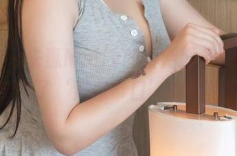 青豆客 – 朱赢Molly的最新图集：连体衣穿出了‘连家带口’的气势！