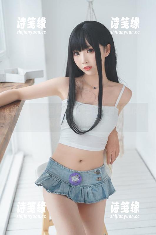 面饼仙儿 这次的网袜蕾姆套图更新应该备好纸巾给面饼仙儿点赞啊!