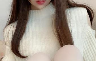 鹿野希的白色作品，它就像白纸一样干净，然而我却拼命想给它涂抹色彩！